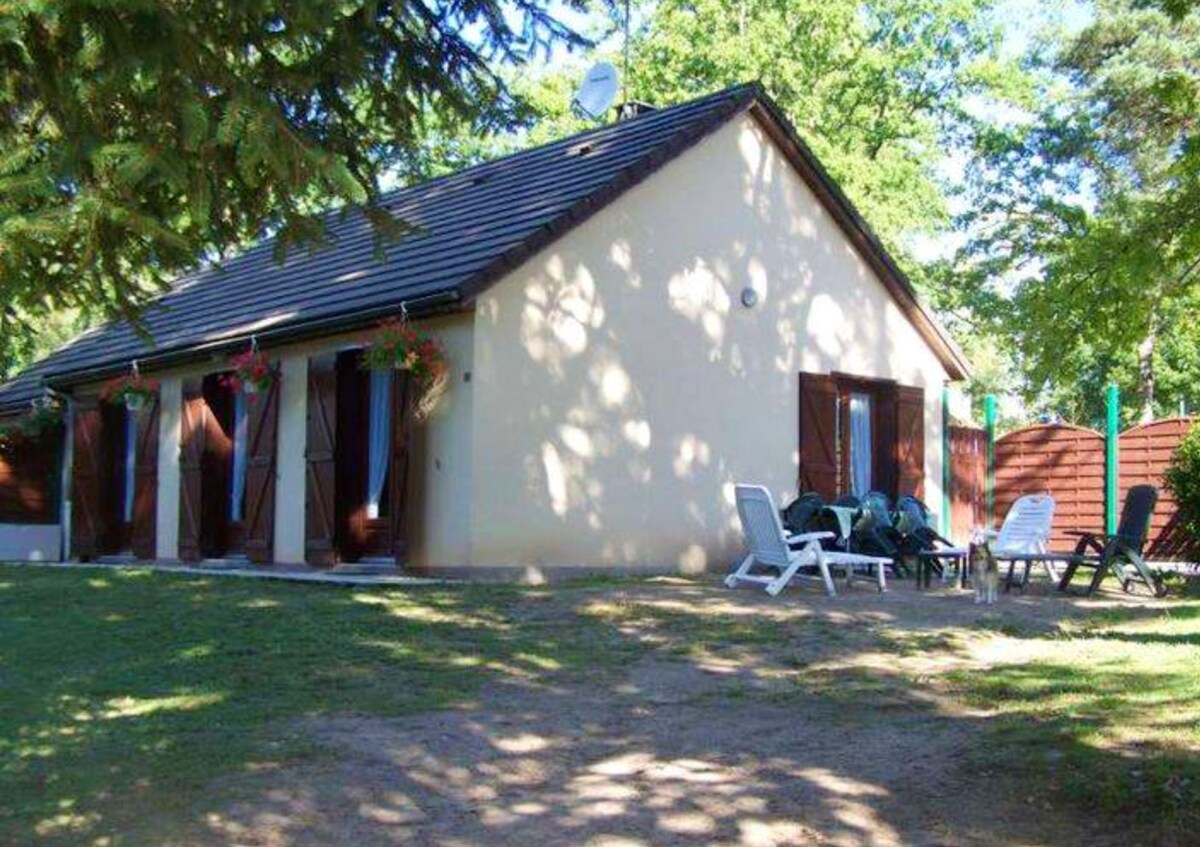 Nice house for 5 ppl. at Marcillac-la-Croisille
