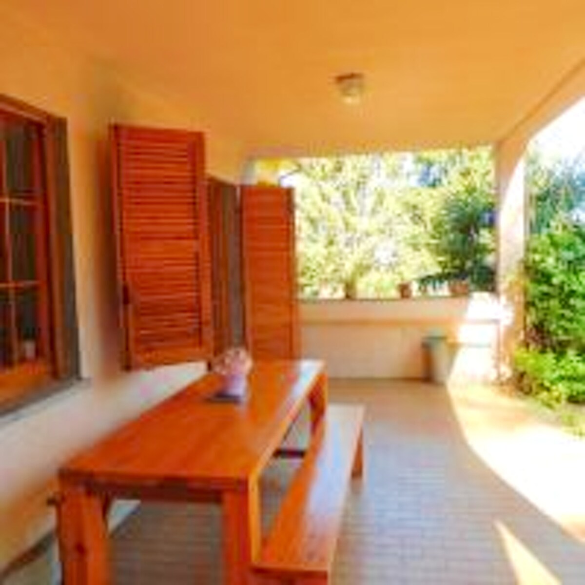 House 13 km away from the beach with swimming-pool