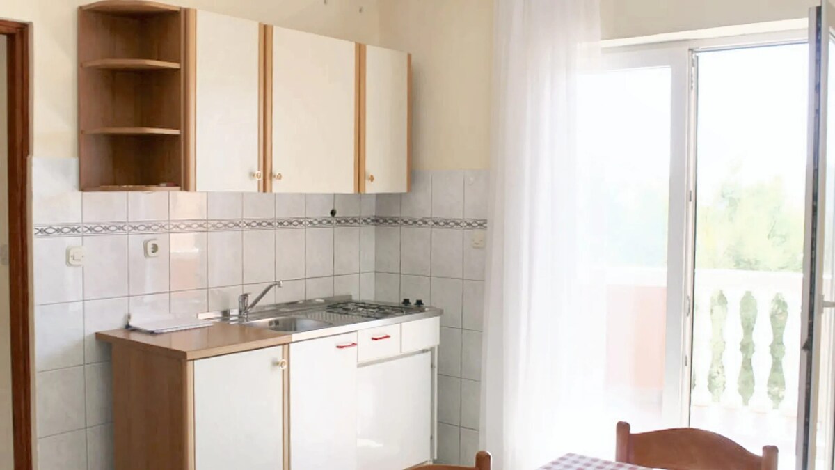 Apartement for 3 ppl. with sea view at Ražanac