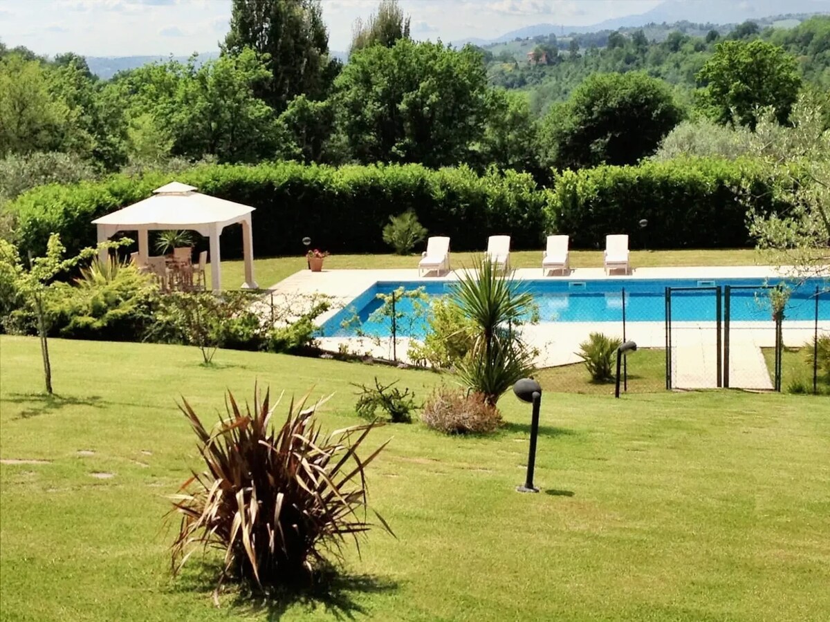 Villa with swimming-pool, sauna and jacuzzi