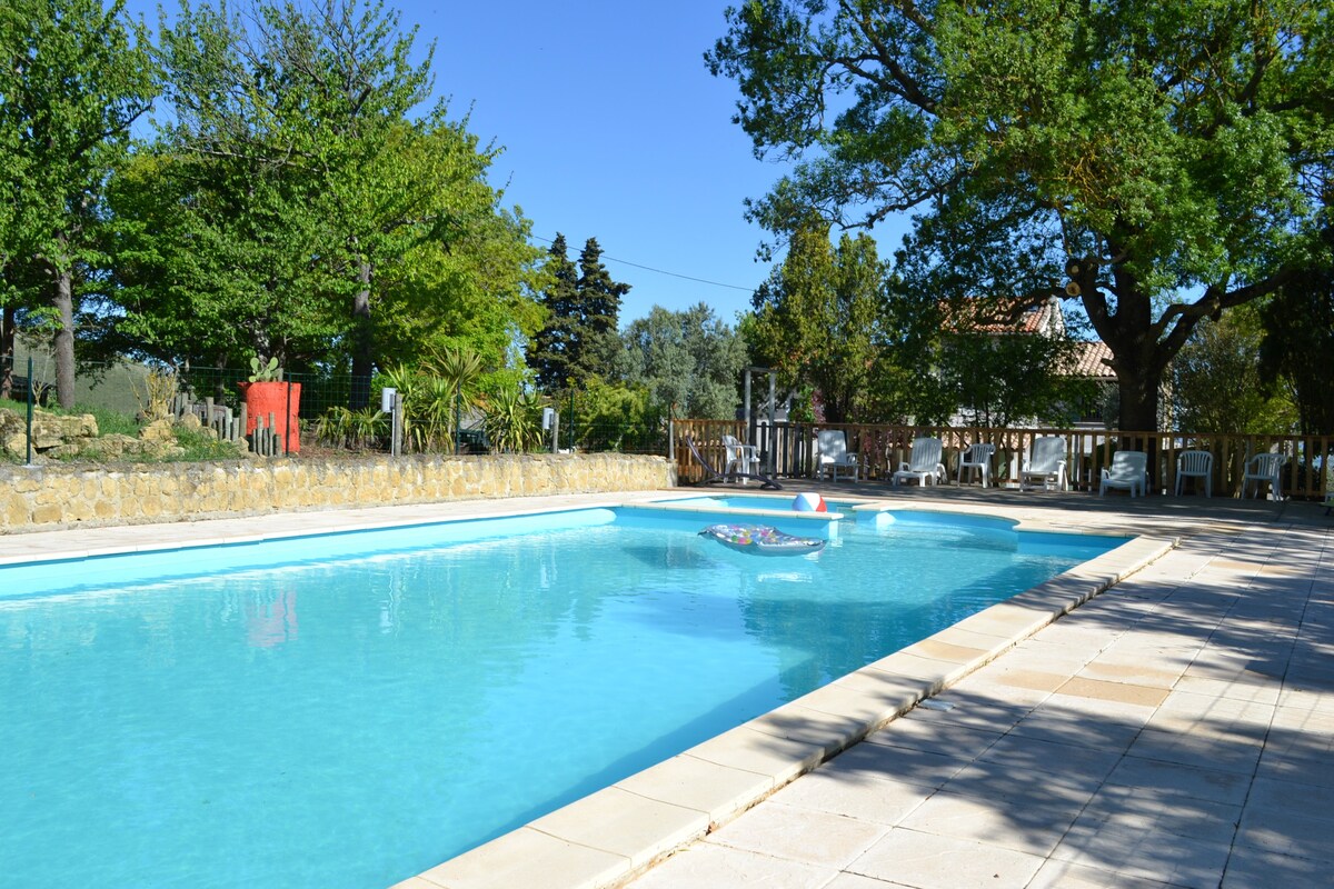 Villa for 12 ppl. with shared pool at Laurac