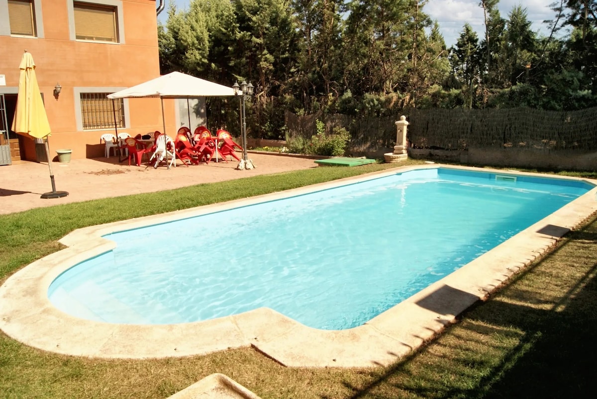 Villa for 12 ppl. with swimming-pool and terrace