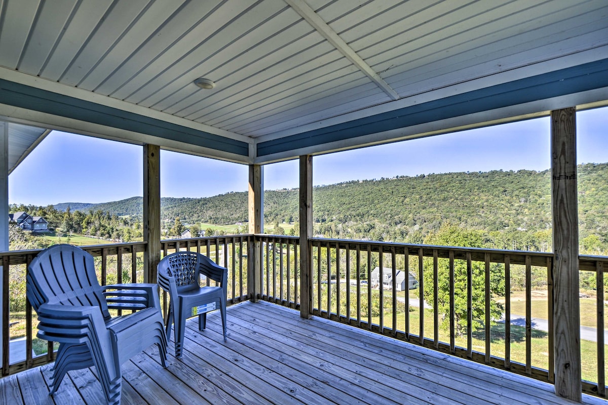 Trenton House w/Mountain Views, Fire Pit & Grill!