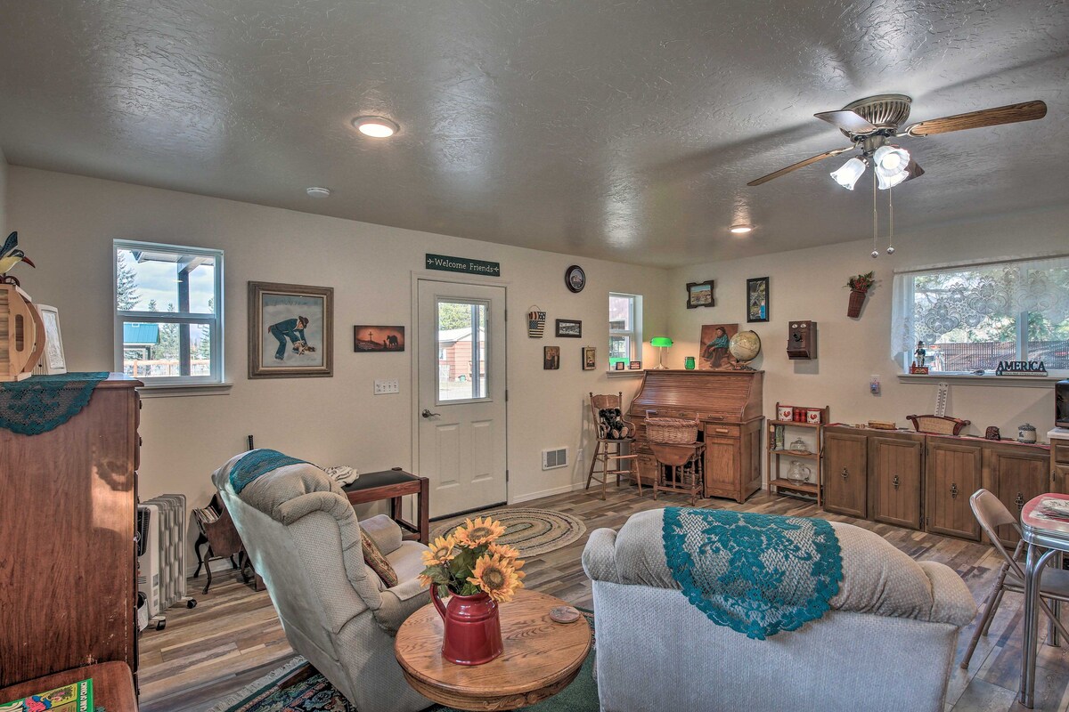 Pet-Friendly Libby Cottage w/ Mountain Views!