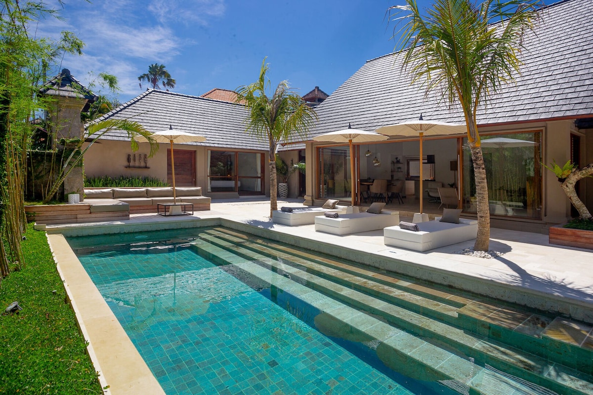 全新！ ！沙努尔Balidroomvilla - 3卧-海滨-私人厨房和泳池