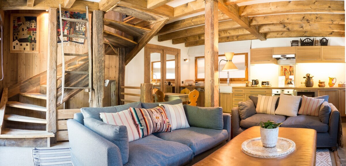 Charming old barn converted into a cosy and stylis