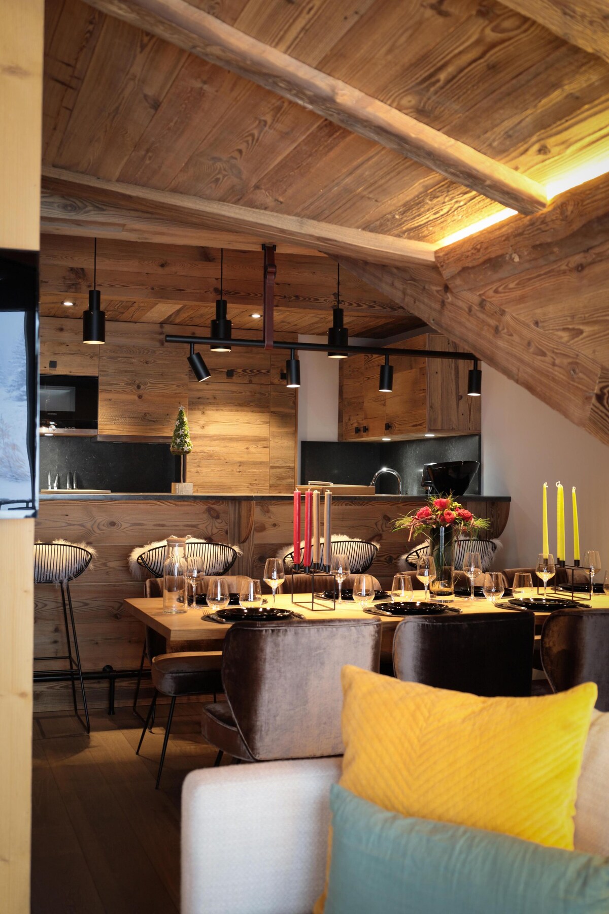 Charming attic apartment in Courchevel Moriond
