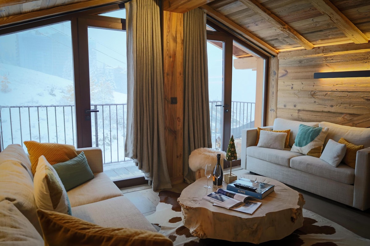 Charming attic apartment in Courchevel Moriond