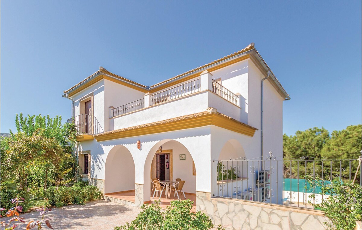 Amazing home with 4 Bedrooms, WiFi and Private