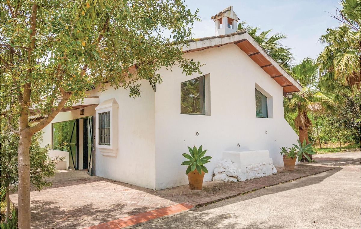 Cozy home in Arcos de la Frontera with WiFi