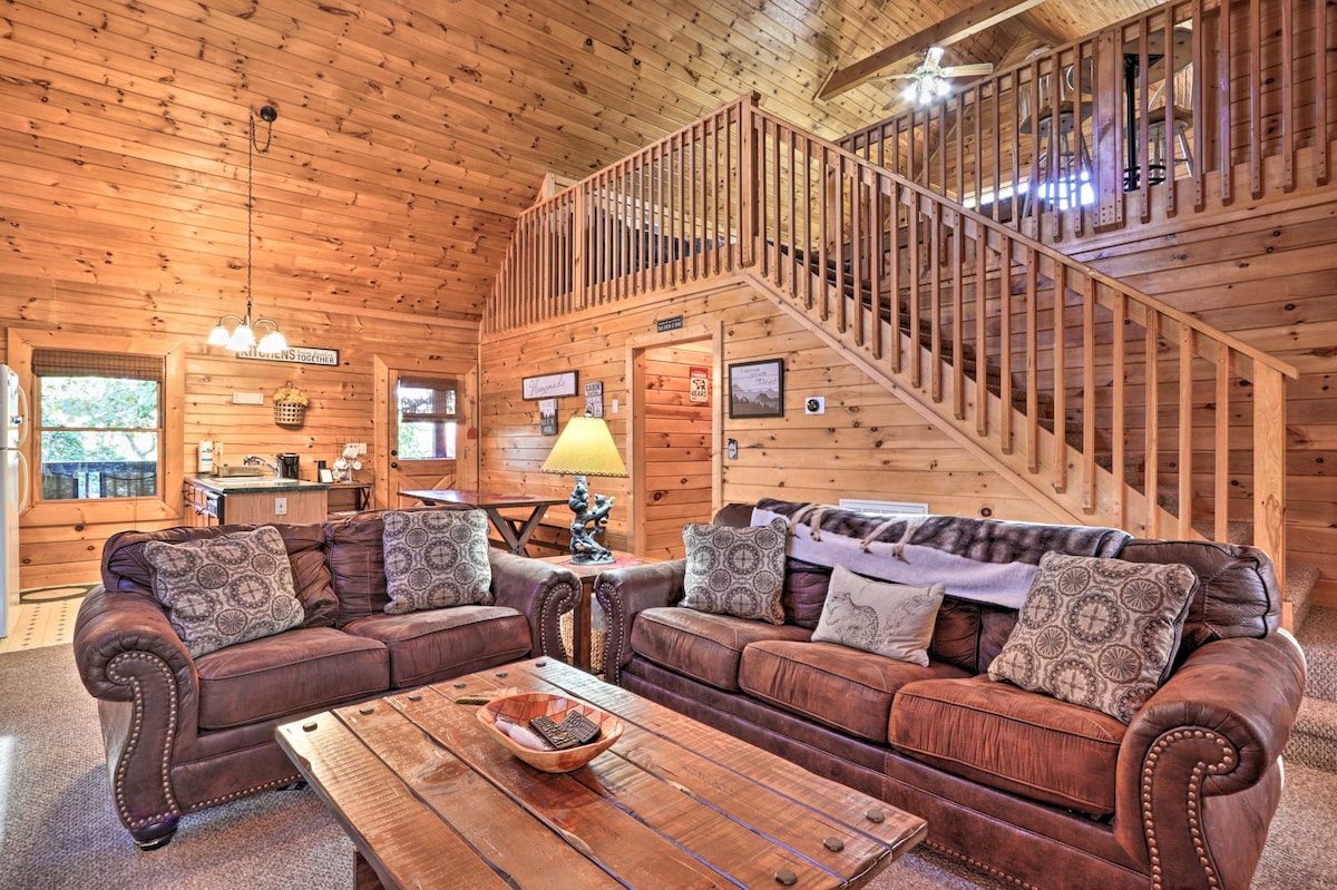 Sevierville Cabin w/ Lake Access & Private Hot Tub