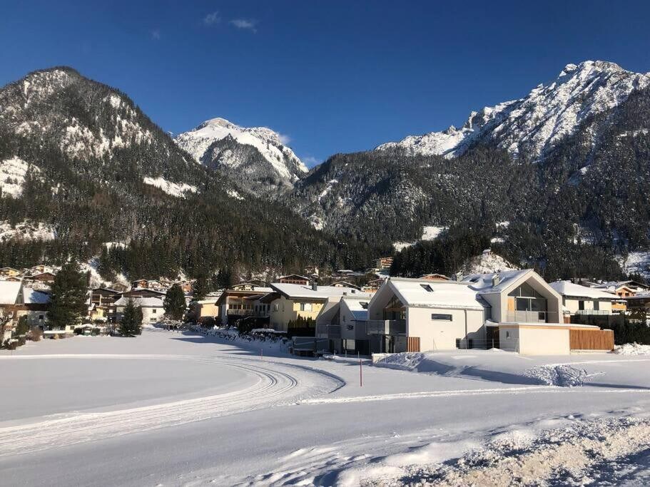 可欣赏湖景的城市山度假木屋