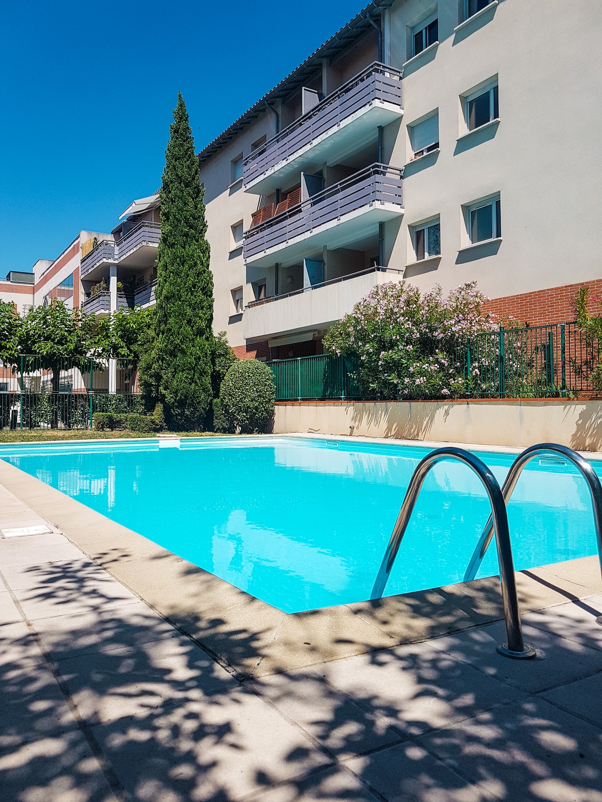 Comfort-Calme-Piscine-Netflix-Balcon-Parking-Métro