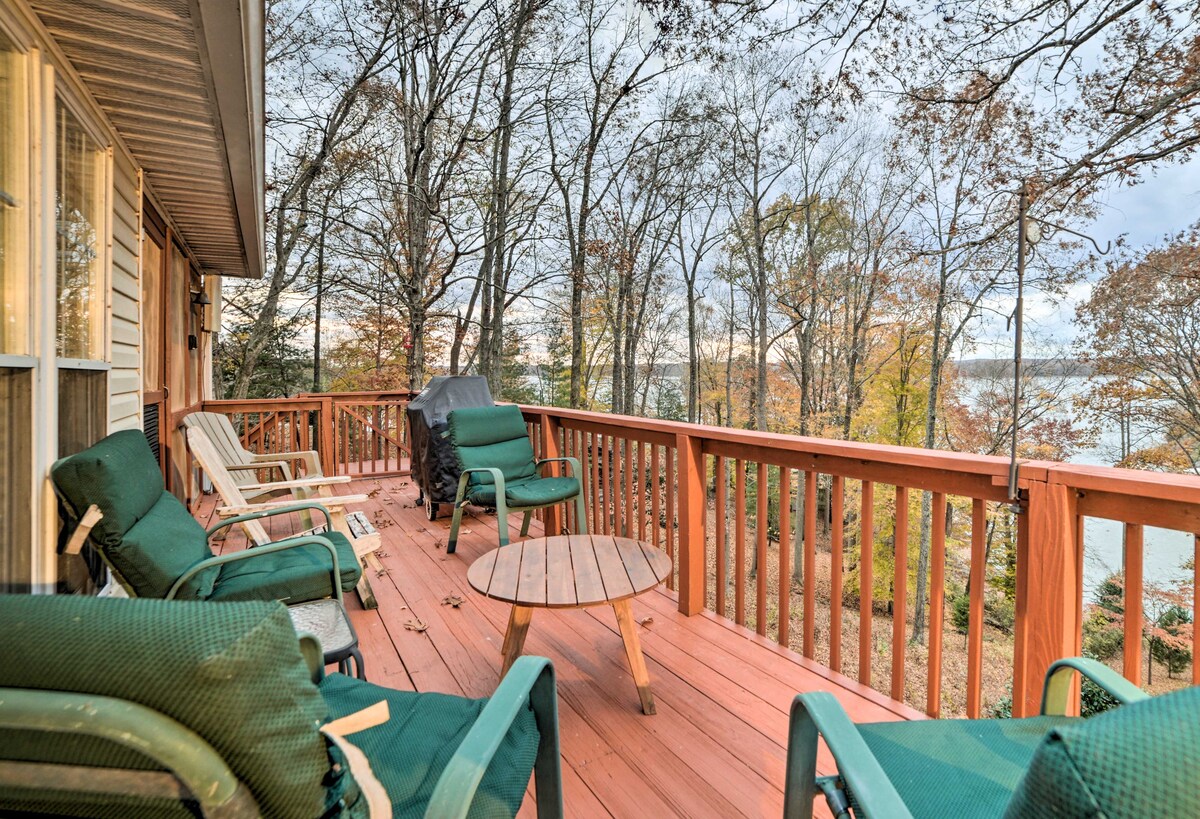 Lake Barkley Home with Fire Pit & Private Dock!