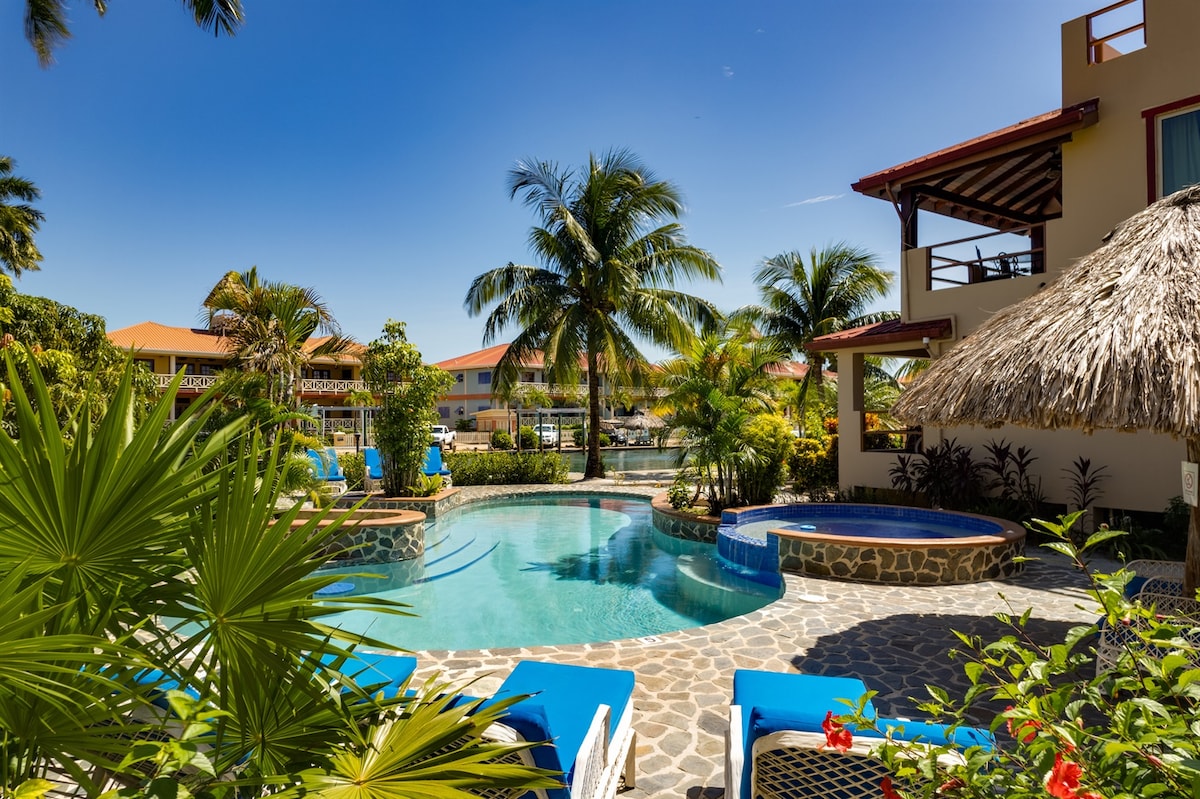 Beautiful Townhome Overlooking the Caribbean