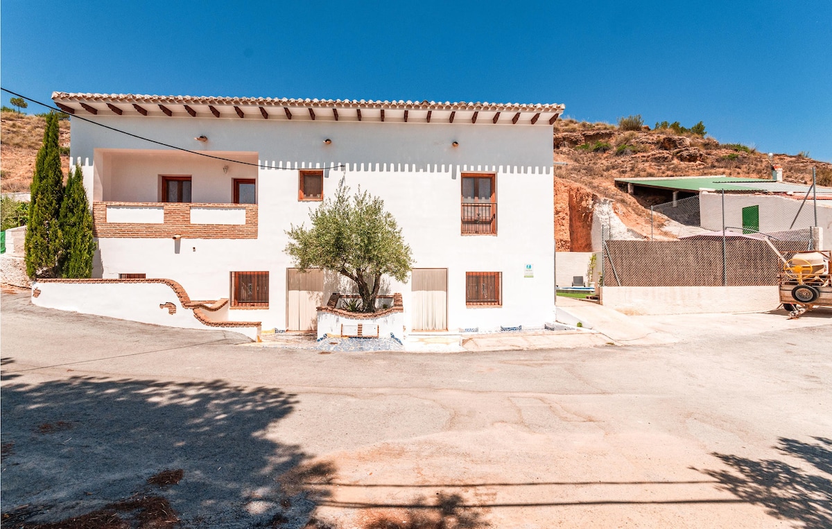Home in Fontanar with outdoor swimming pool