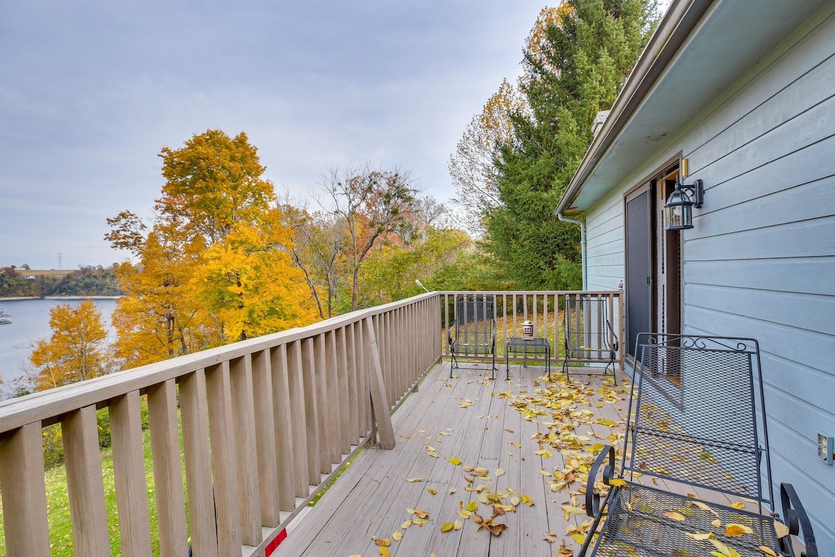 Herrington Lake Getaway w/ Water-View Deck!