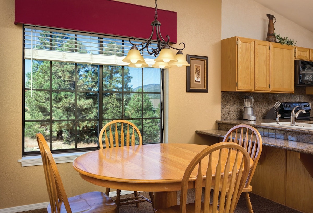 FLAGSTAFF RESORT ✦ 2 Bedrooms ✦ 2 Baths ✦