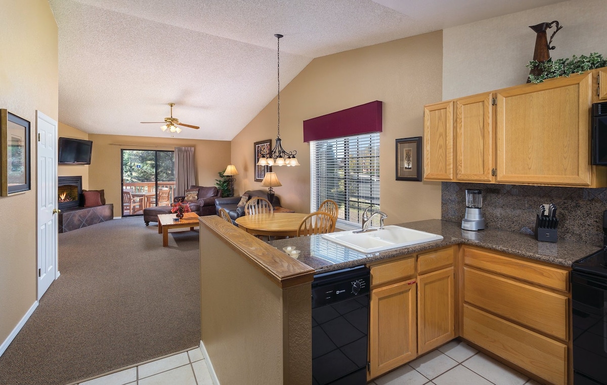 FLAGSTAFF RESORT ✦ 2 Bedrooms ✦ 2 Baths ✦