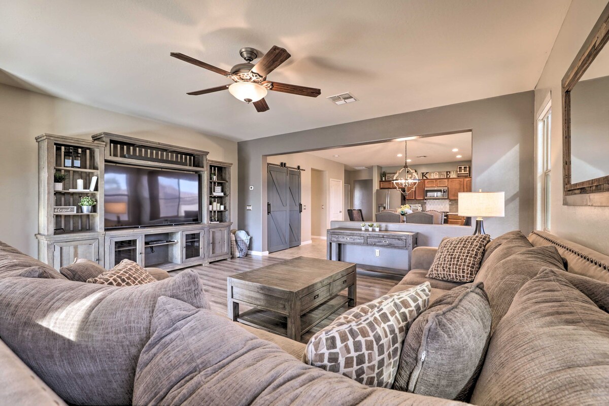 Chic Maricopa Retreat < 5 Mi to Copper Sky Park!