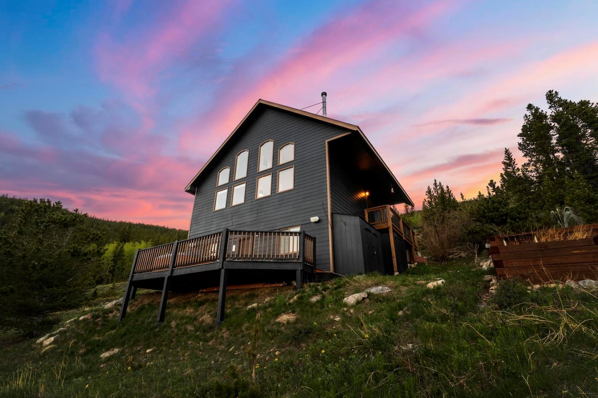 St. Mary's Glacier Mountain Home W/Hot Tub & Views