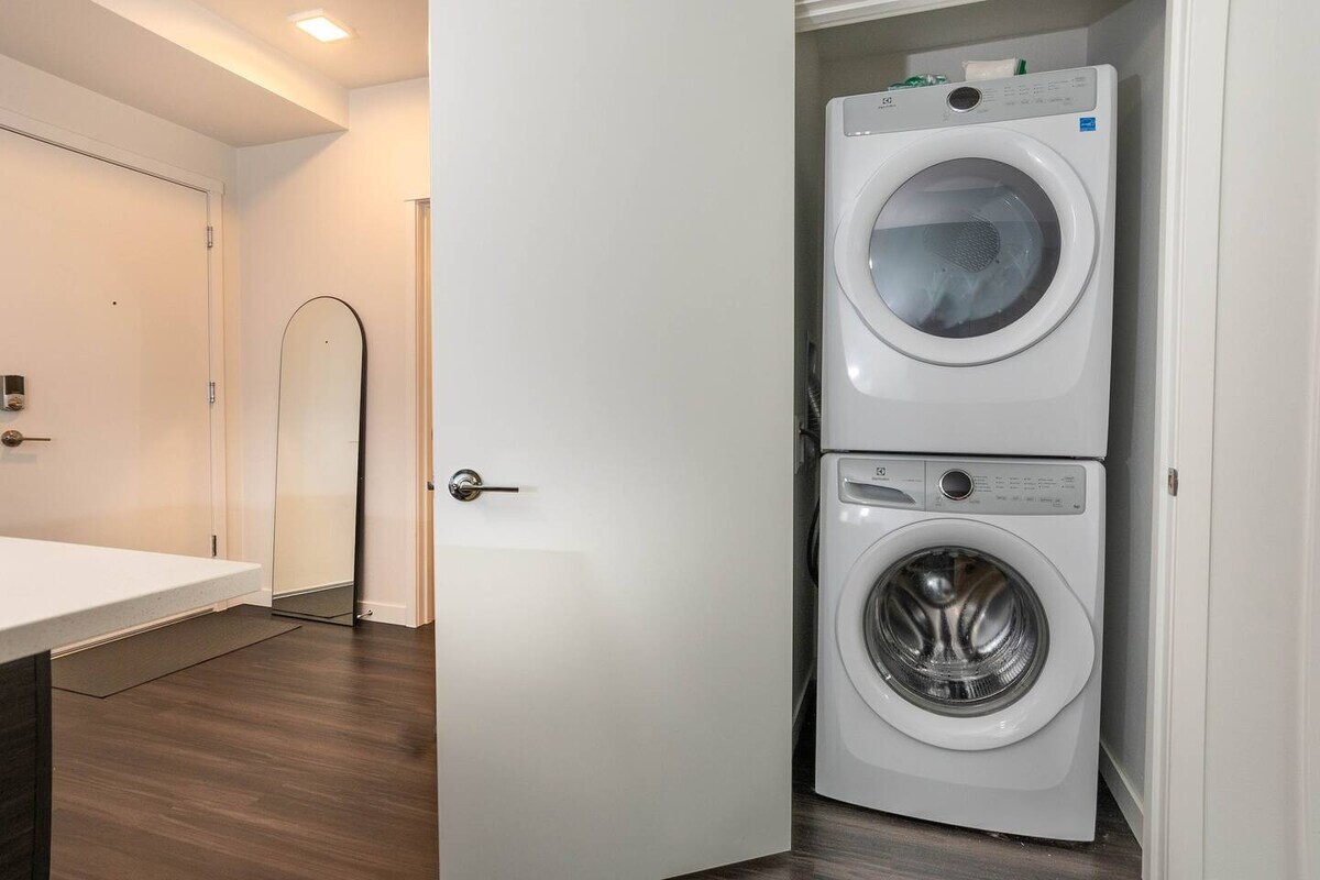 自助入住洗衣机-烘干机-4KSmart电视-加大双人床健身房