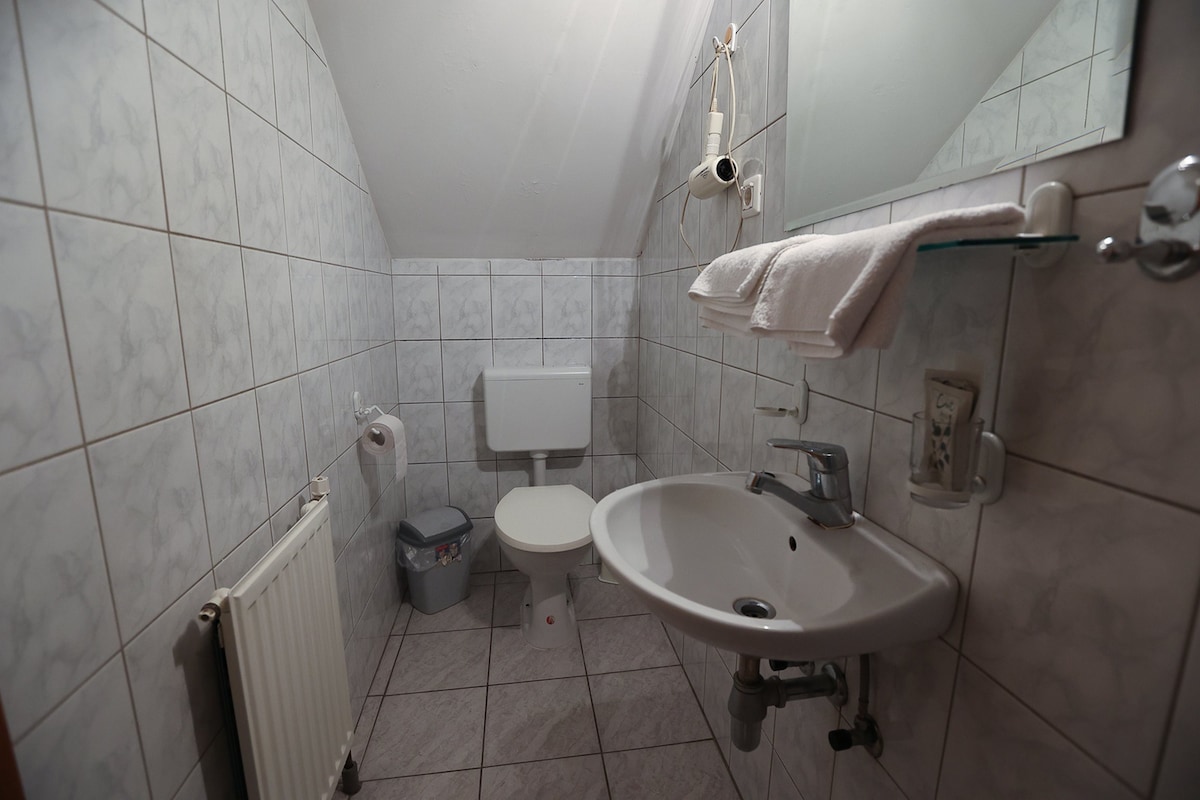 Maribor附近带独立浴室的Kaj&Kaja双人房