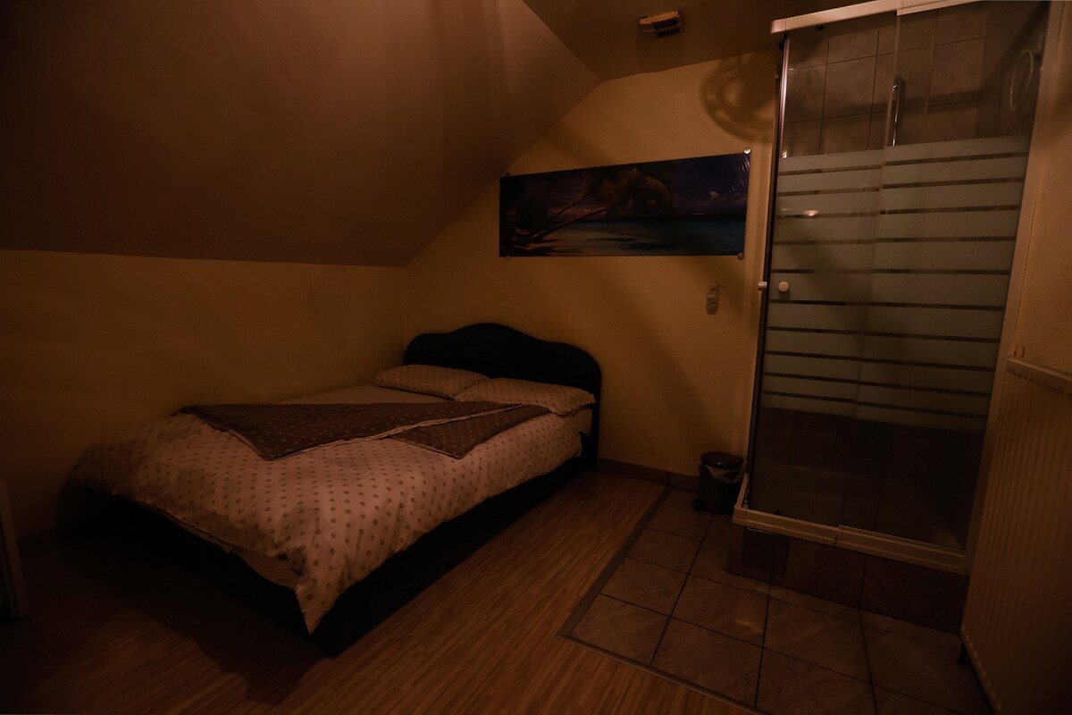 Kaj&Kaja Double Room with Private Bathroom, Hot tub and Sauna