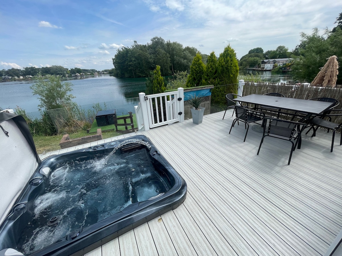 lakeside retreat 1 with fishing, hot tub situated@