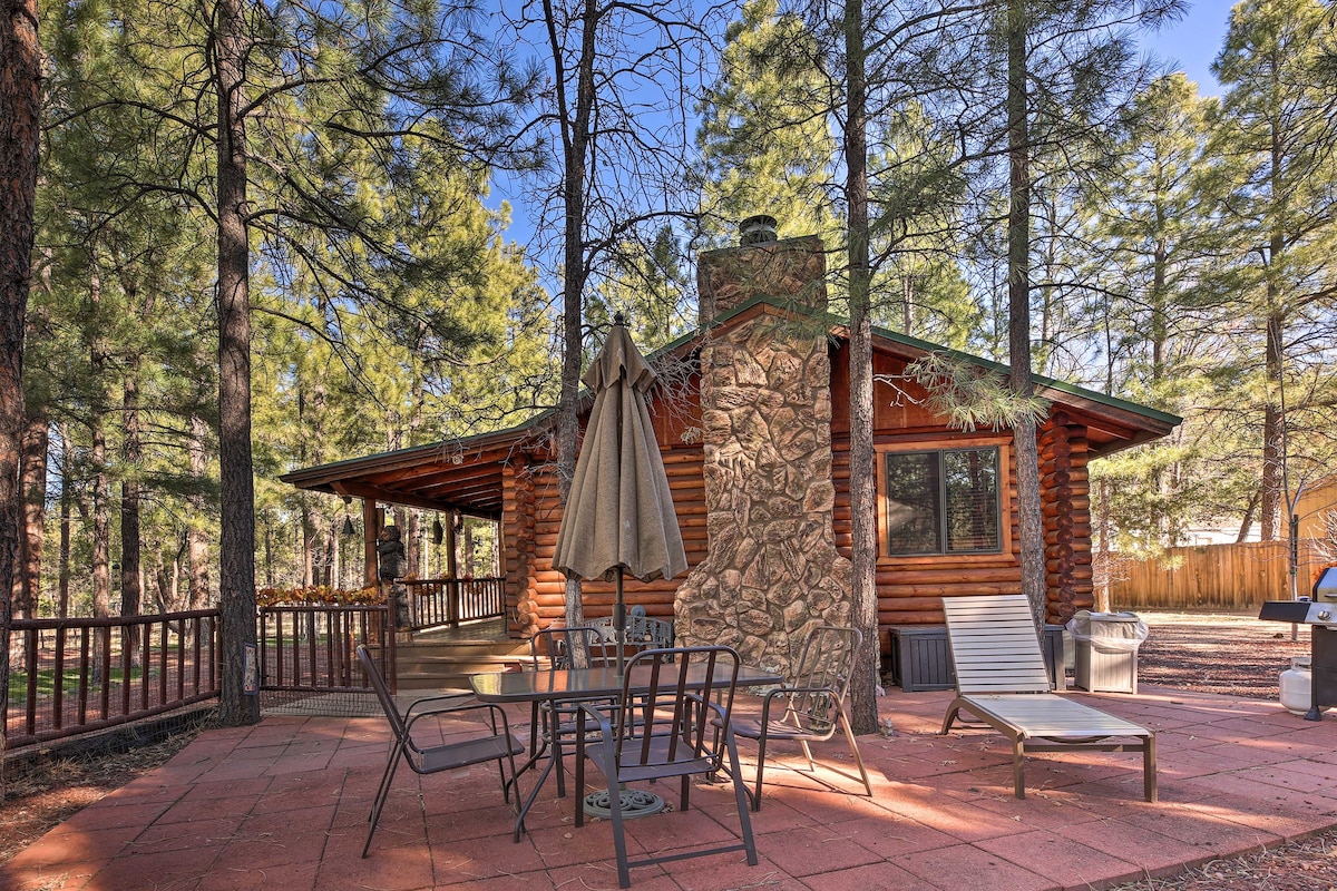 Rustic Lakeside Cabin - Family and Pet Friendly!