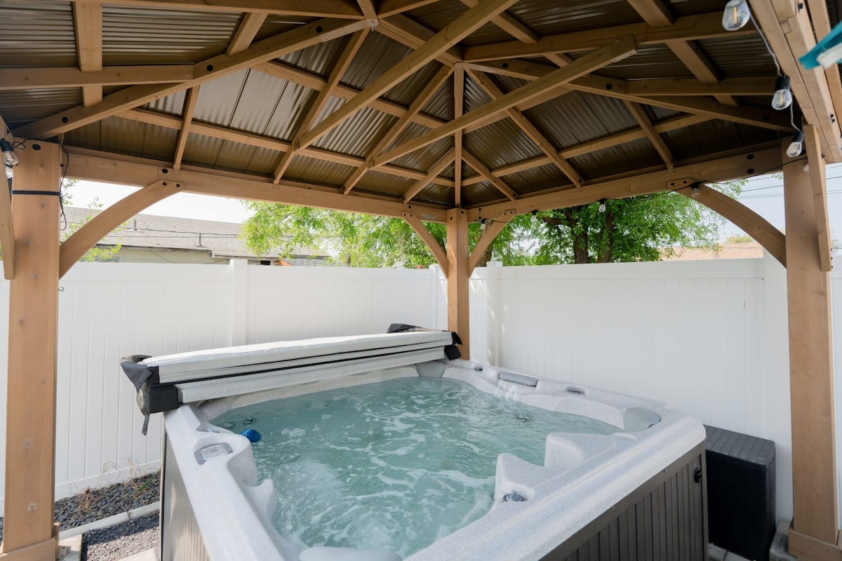 更新了适合家庭入住的Hillyard Gem全新热水浴缸！