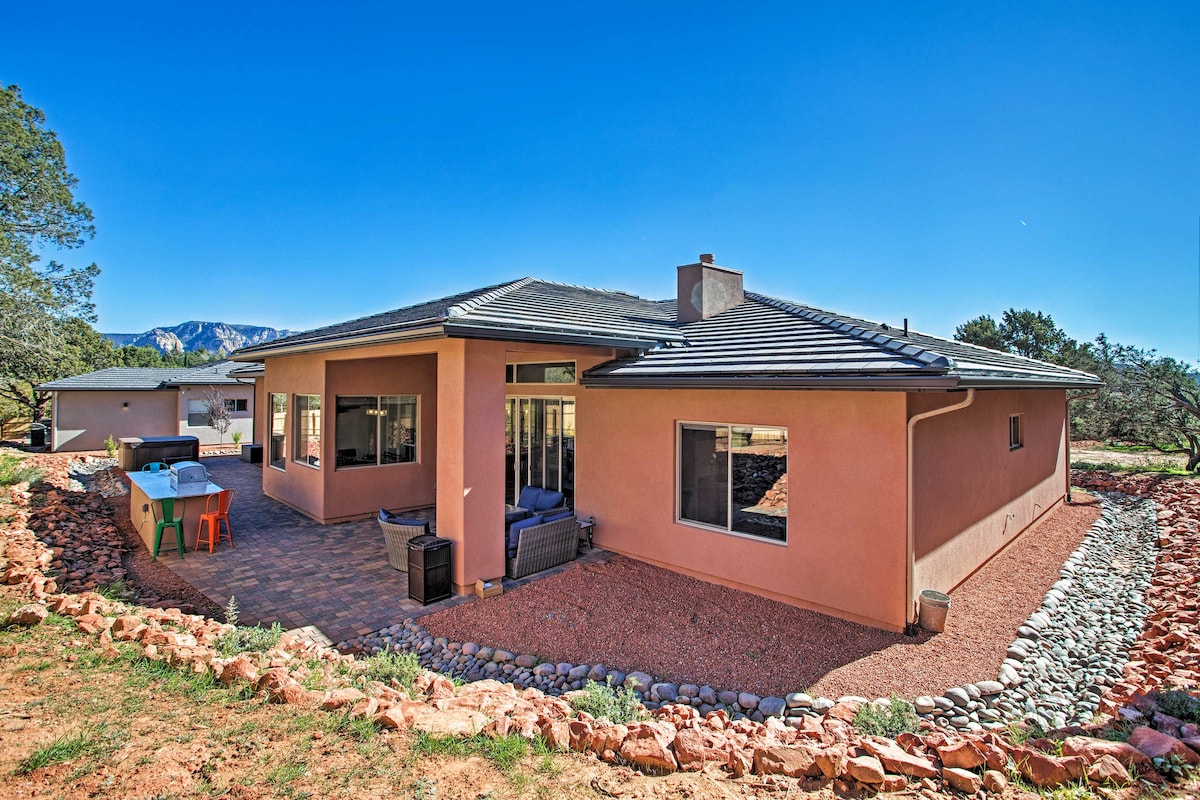 Tranquil Sedona Home with Fireplace & Hot Tub!