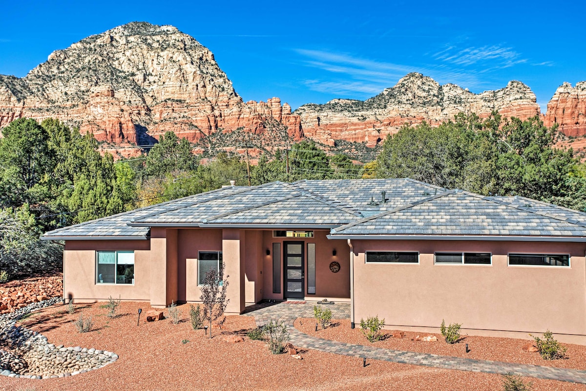 Tranquil Sedona Home with Fireplace & Hot Tub!