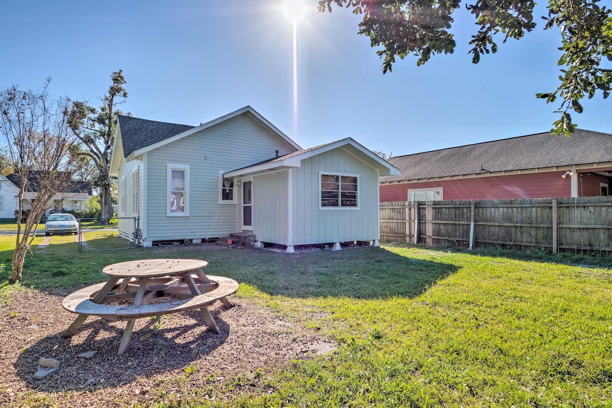 Lake Charles Cottage w/ Fireplace & Yard!