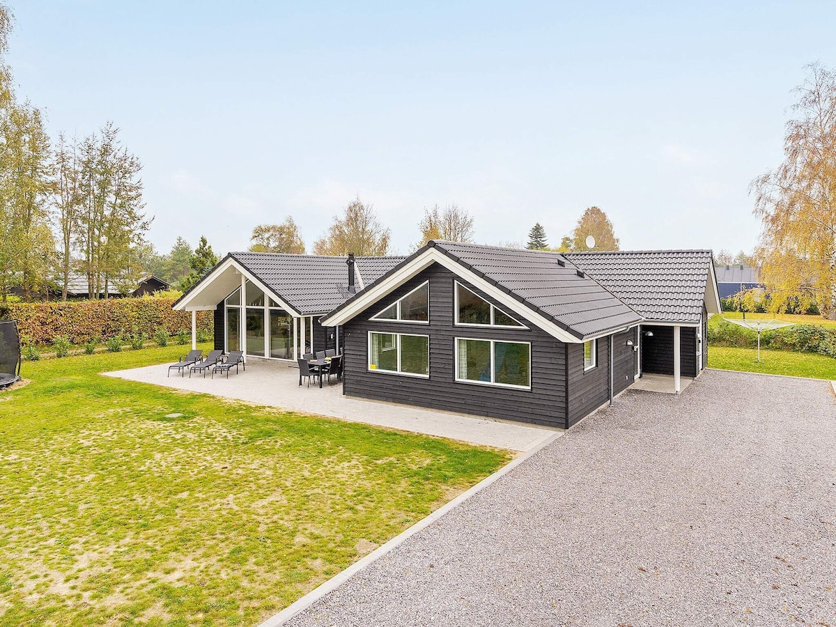 14 person holiday home in væggerløse