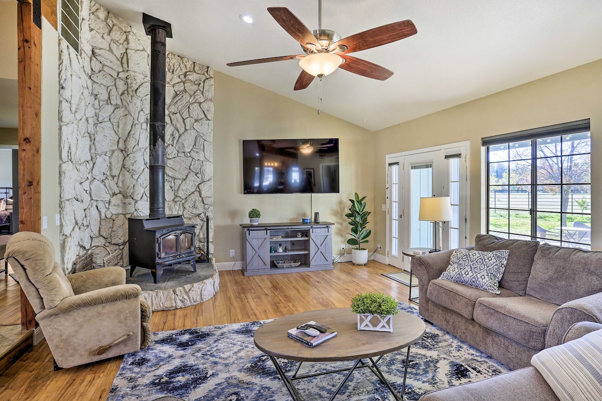 Updated Cottonwood Home w/ Patio & Fire Pit!