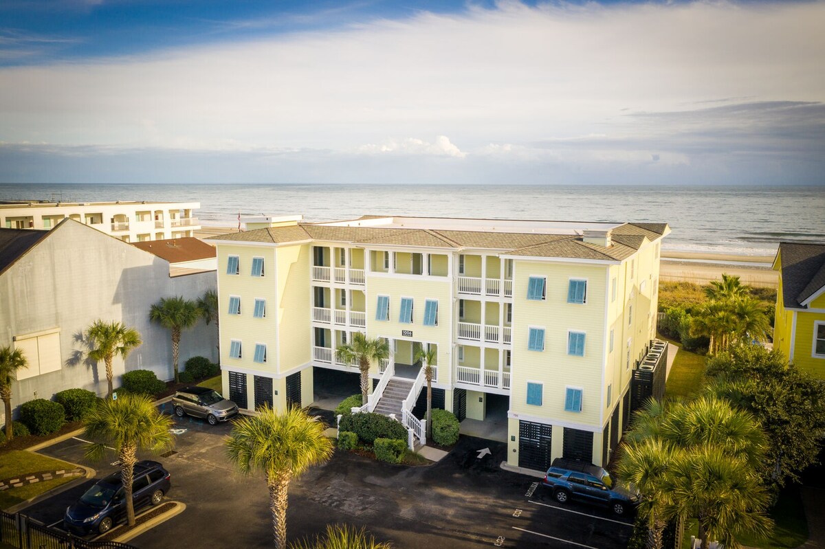 Modern Oceanfront Condo w/Pool and Elevator!