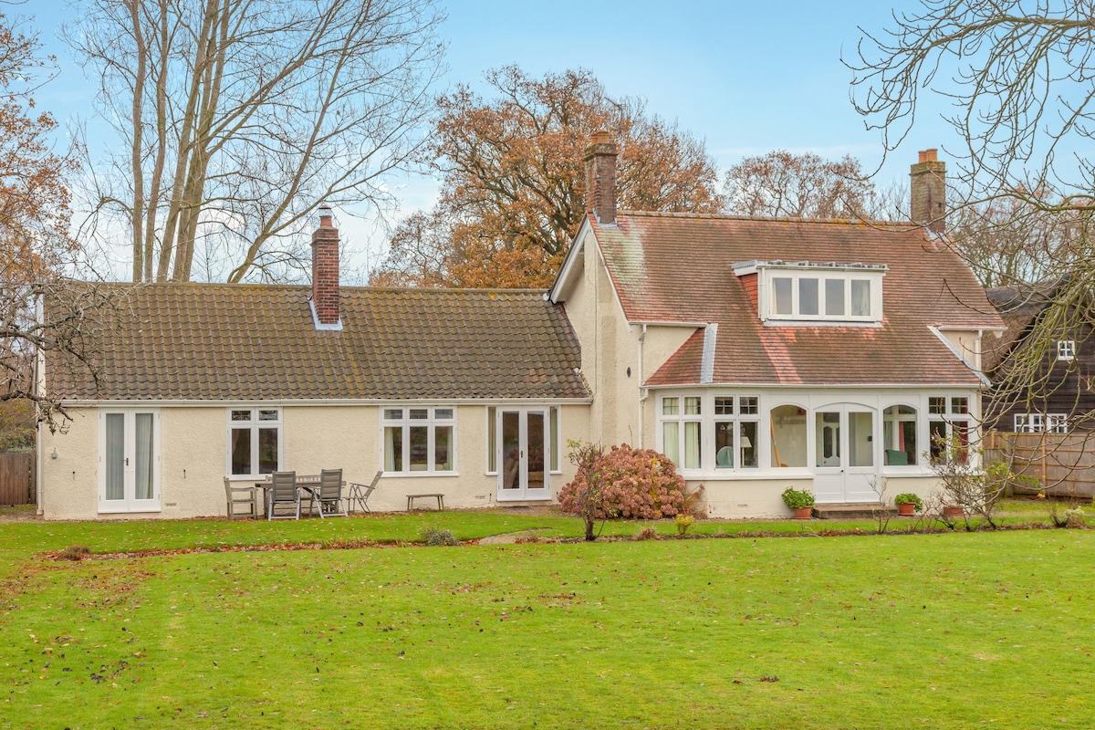 Red Roofs | East Ruston Cottages