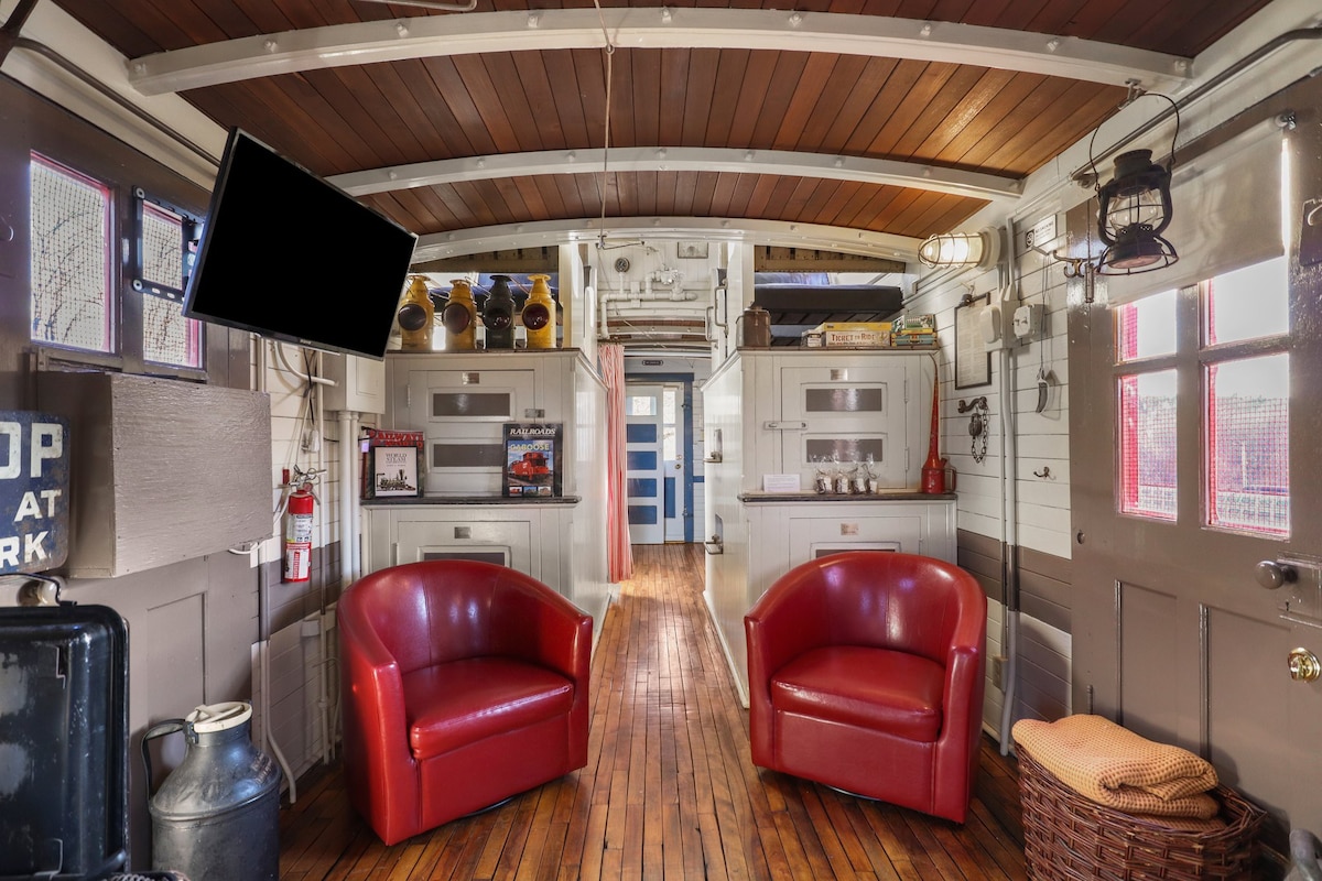 Trainmaster's Inn - Caboose