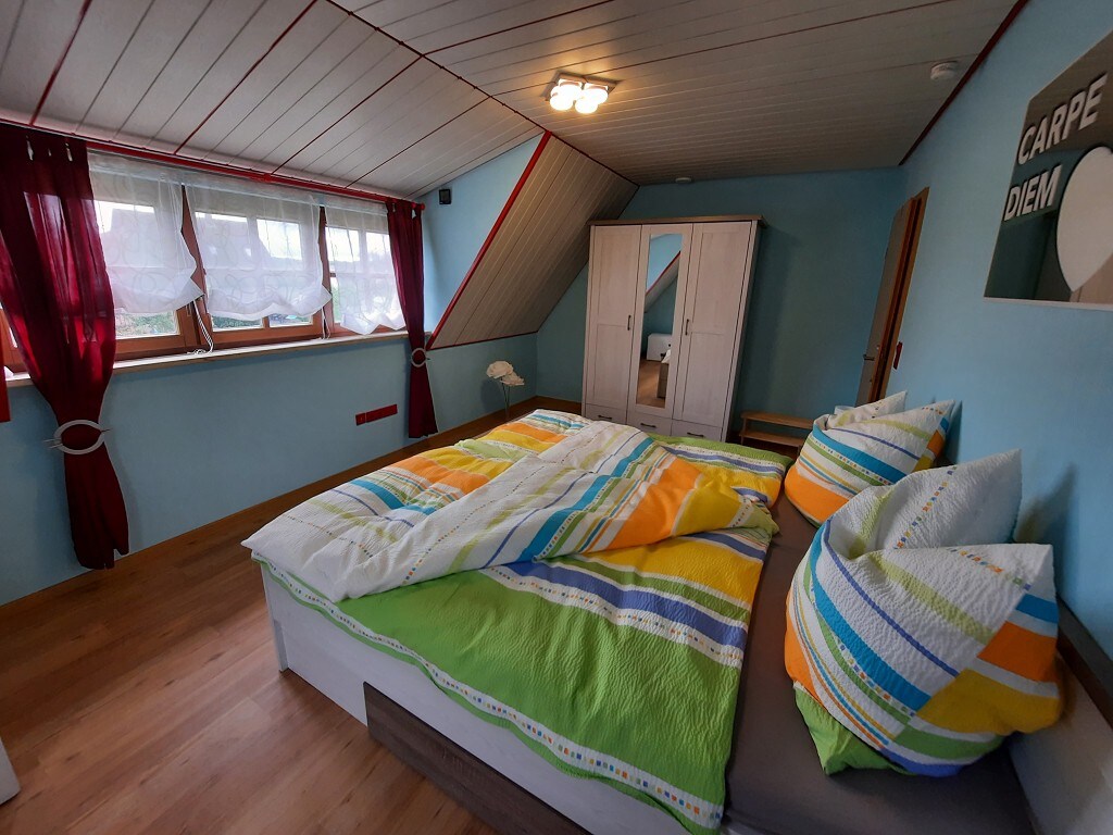 Ferienwohnung (80 qm) mit Loggia (Ferienwohnung Maroldsweisach)