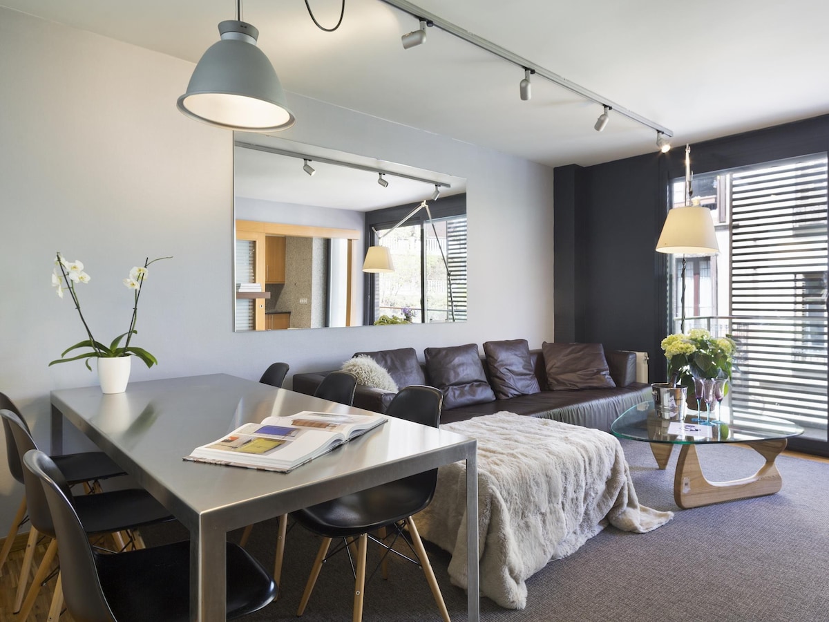 Executive Corporate Apartment Rentals in Barcelona for 6