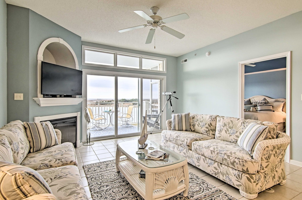 Beautiful Waterfront Condo w/ Community Pool!