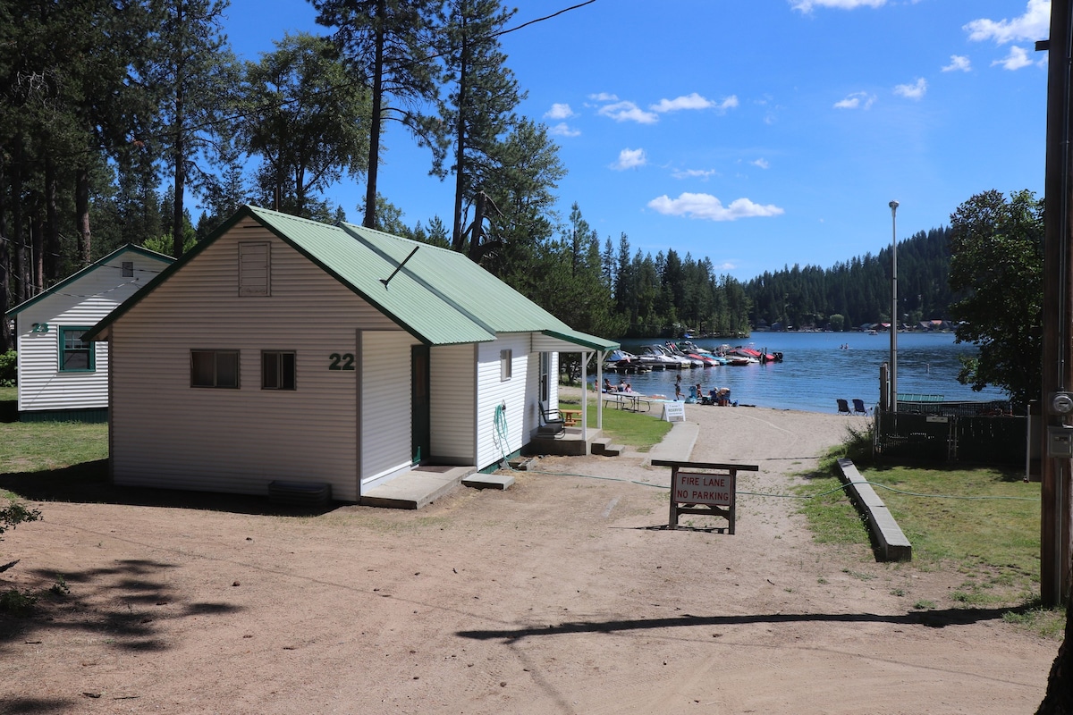 Waterfront Cottage #22 at Granite Point Resort