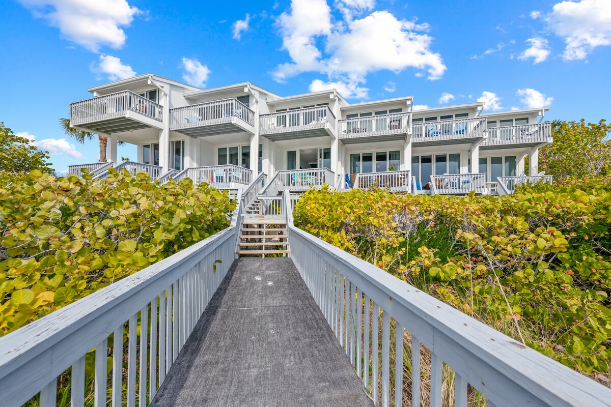 Beachfront Condo, Gorgeous Views! - Hidden Cove 4