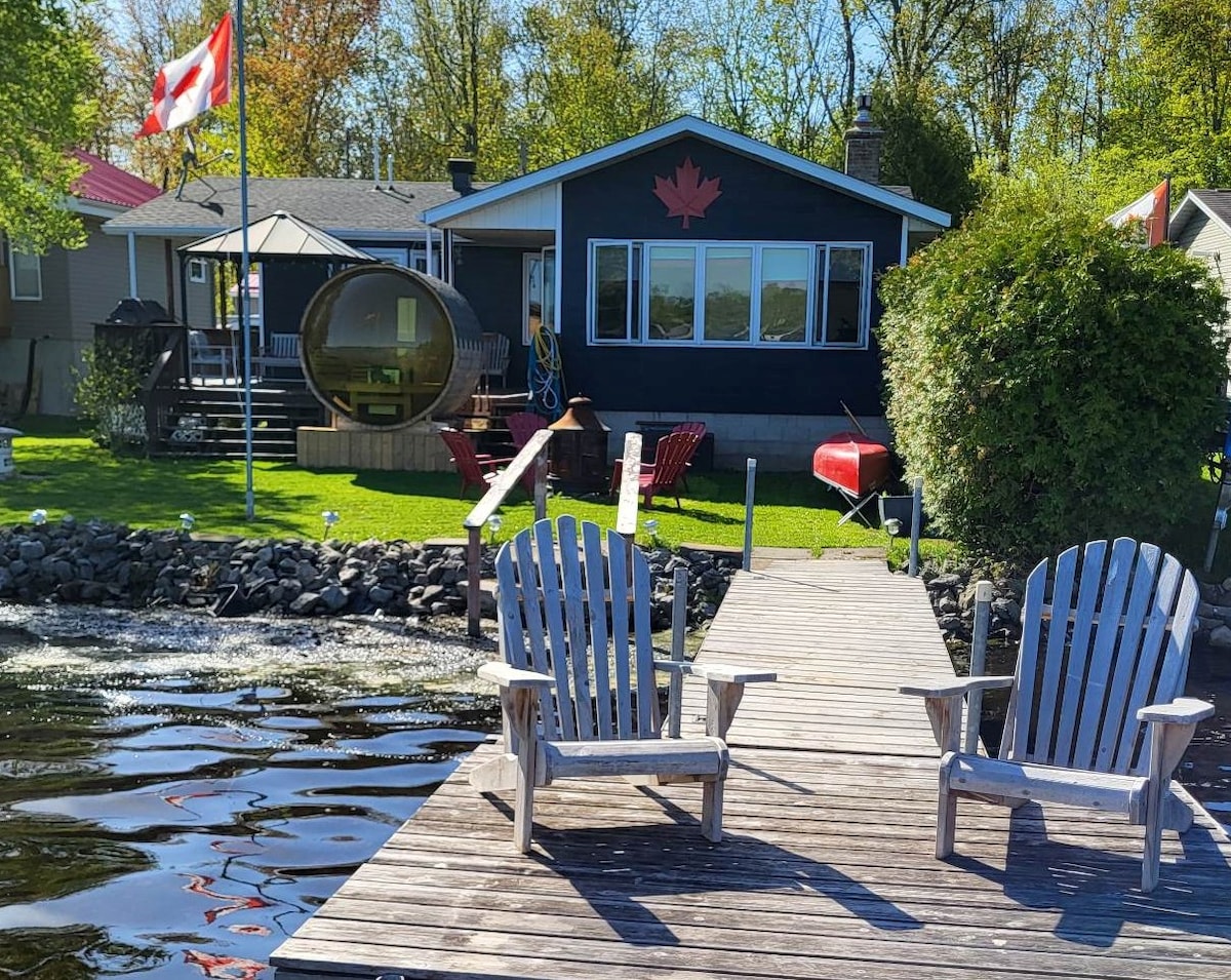 Rideau River Retreat - Waterfront Home