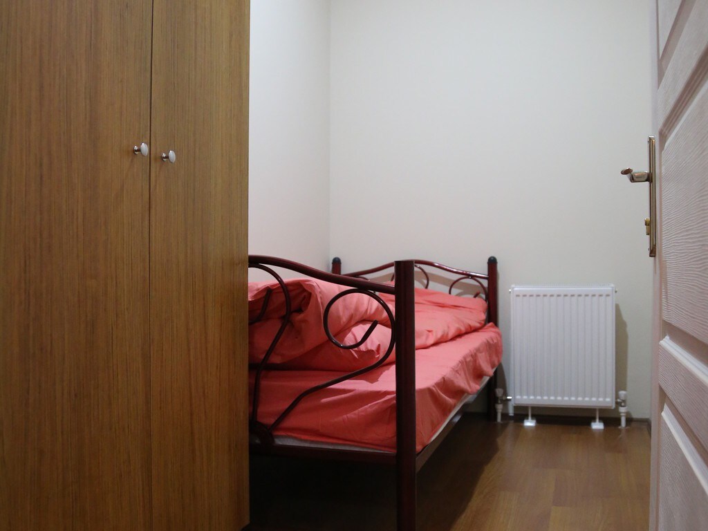 Gokce Pansiyon - Single Windowless Room For Men With TV