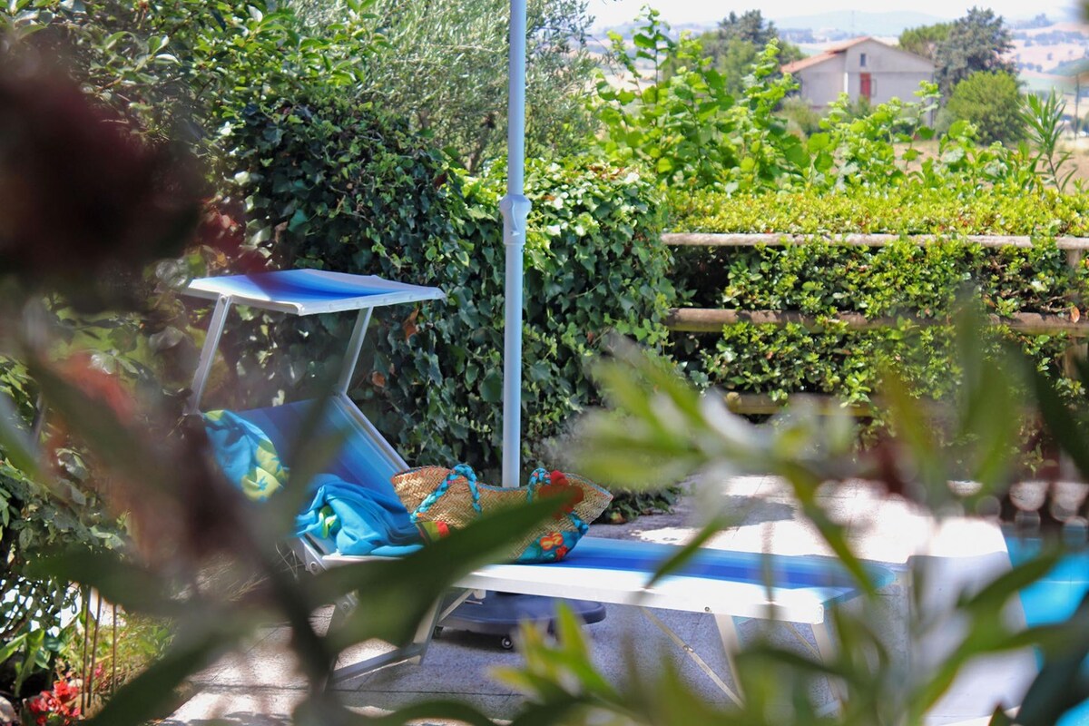 Casa Polly -游泳池，允许携带宠物入住， Marche