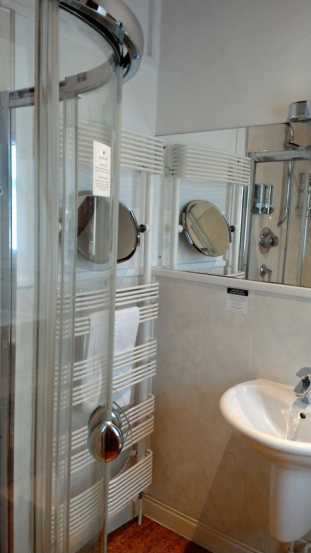 Double Ensuite with Shower at Ashfield House