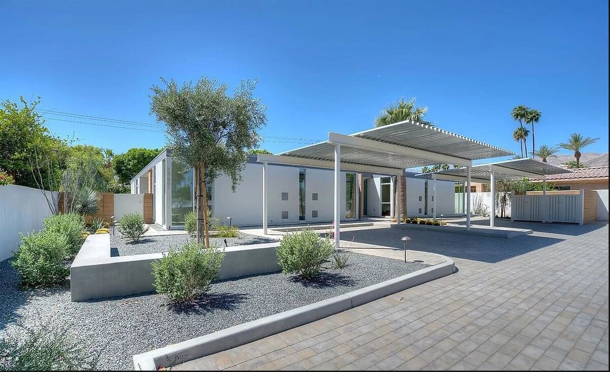 棕榈沙漠大道（ Palm Desert Velo ） -带水疗中心的现代公寓