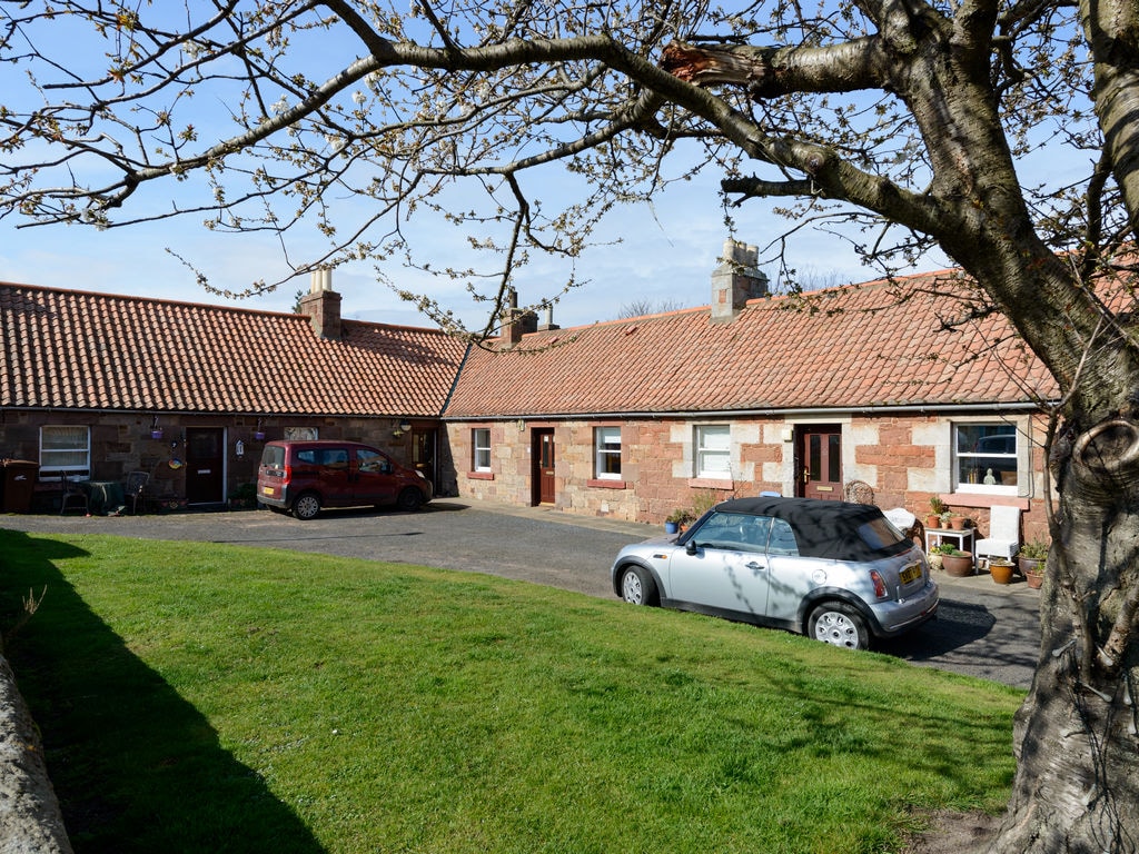 位于北柏威克（ North Berwick ）的迷人小屋，欣赏海景